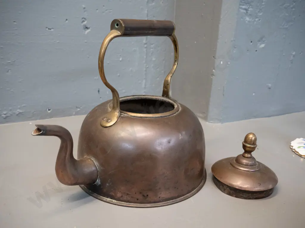 Victorian copper and brass kettle - note inside says circa 1890 - some dents and wear H-220 L-260 Image 1++