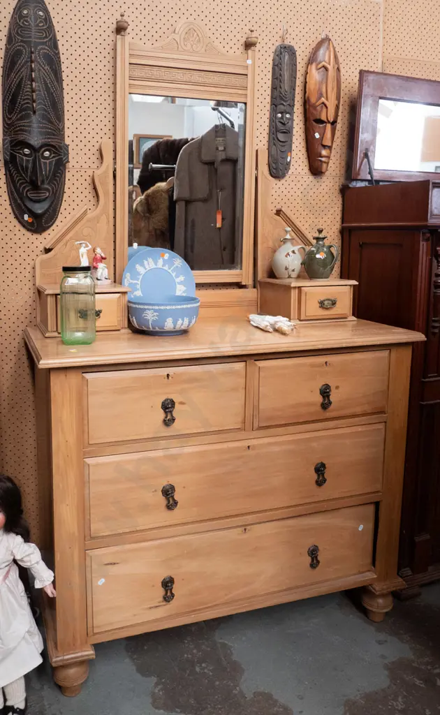 Edwardian rimu and kauri mirror-back 4-drawer dresser w/2 small cupboards, turned bun feet, carved mirror uprights. Image 1++