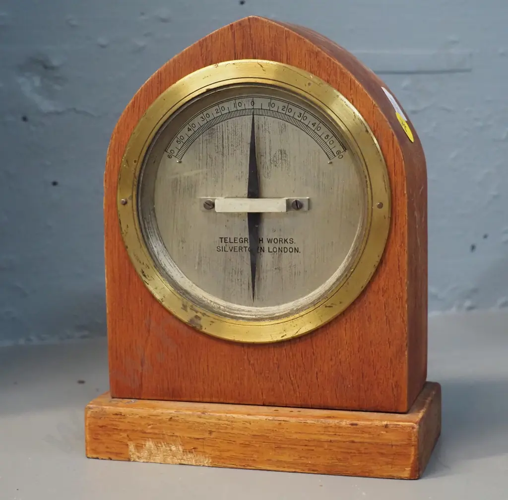 vintage wood-cased electrical meter marked Telegraph Works Silvertown London - marks to brass bezel & metal face, no Image 1++