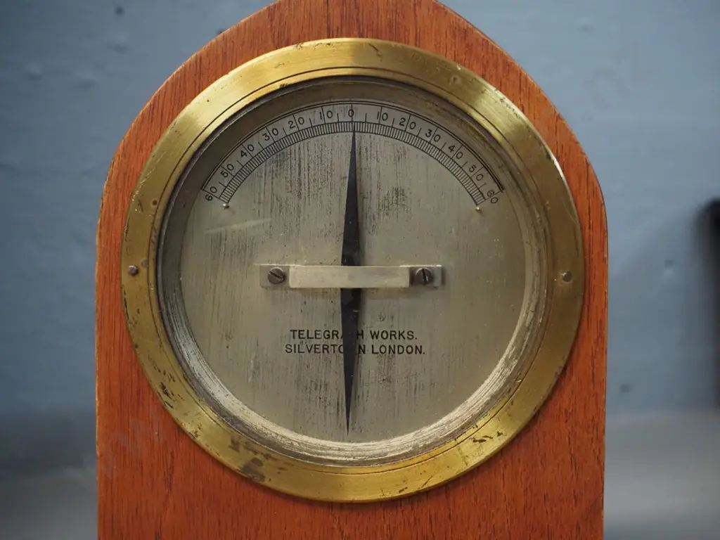 vintage wood-cased electrical meter marked Telegraph Works Silvertown London - marks to brass bezel & metal face, no Image 1++