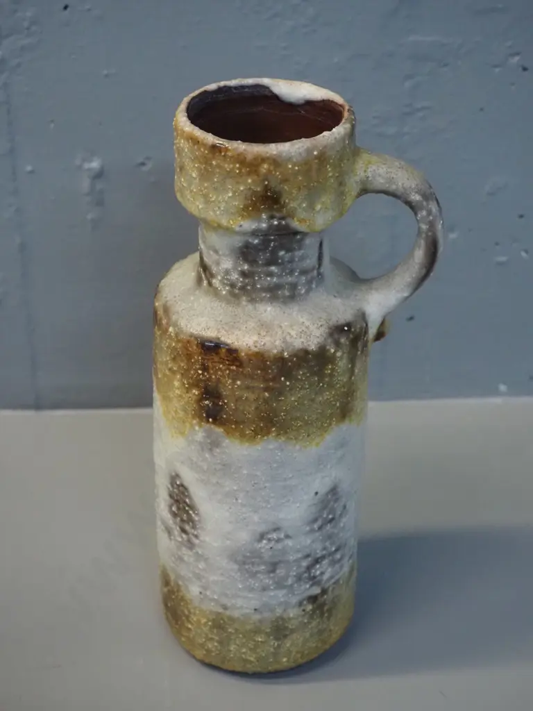 German pottery handled vase H-250 - marked 7605-25 Image 1++