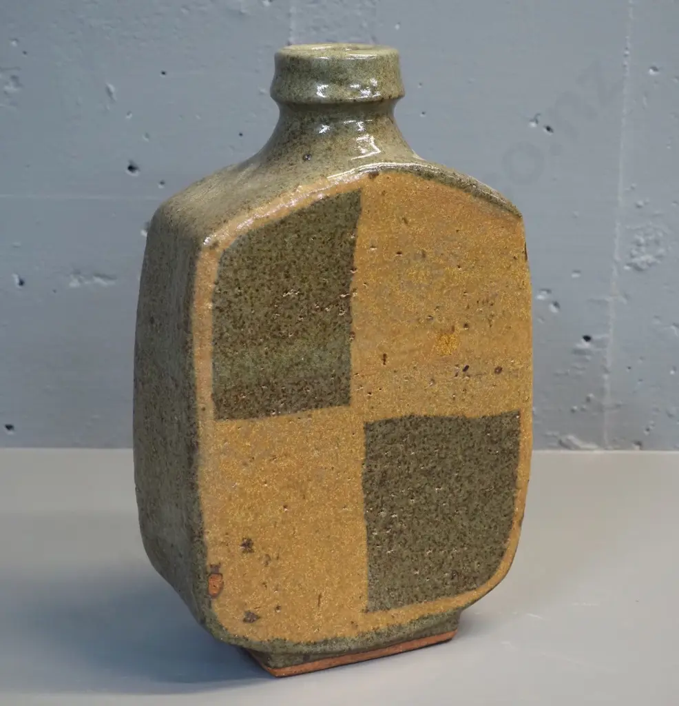 slab pottery vase marked IS (Isobel Spittle) H-300 W-180 D-80 Image 1++