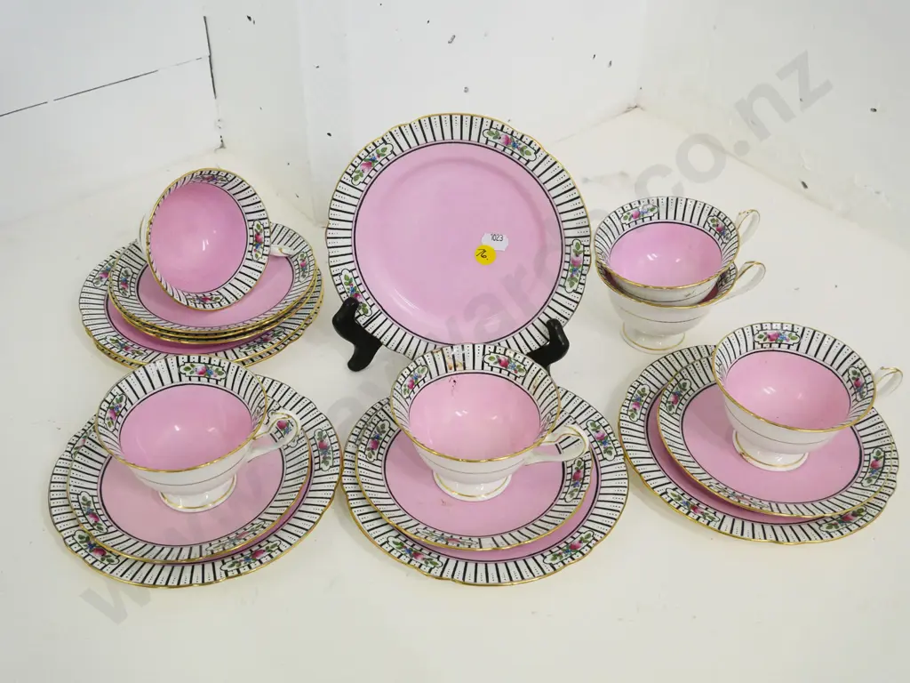 6 Shelley trios - Victorian style pink with floral border Image 1++