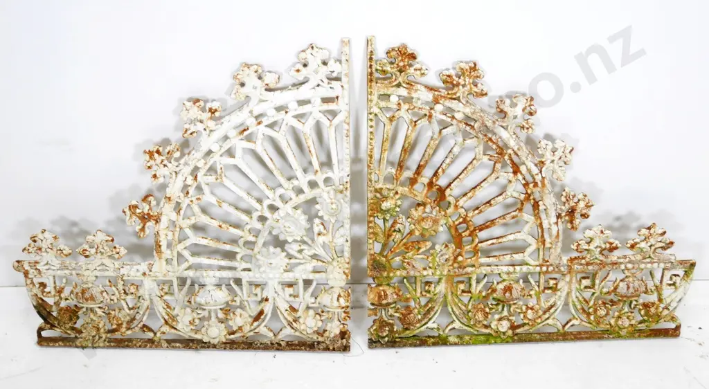 2 sections of Victorian cast iron verandah 'lace' - some corrosion. Mirrored pair, both 670 x 680 Image 1++