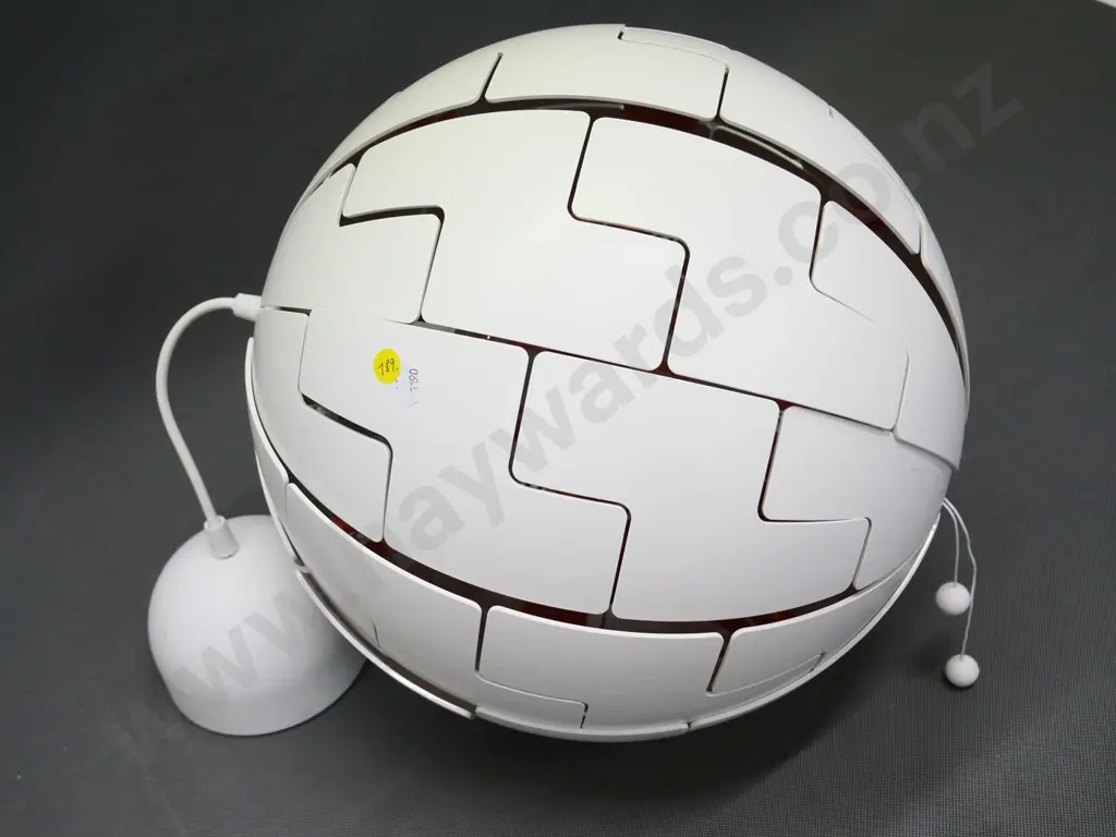 modular panel globe light fitting - white plastic outer panels, expansion mechanism D-350 Image 1++