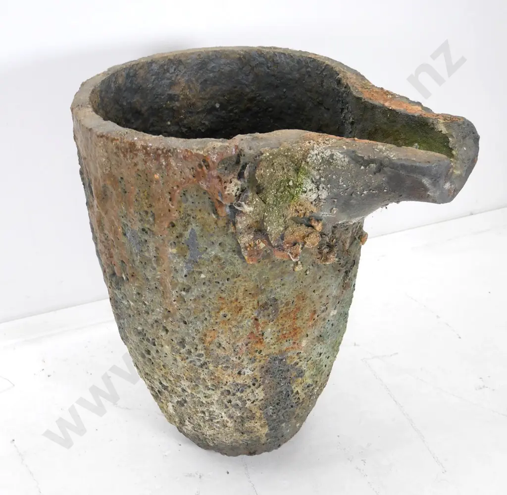 large foundry crucible H680 W560 including spout, Diameter 420 Image 1++