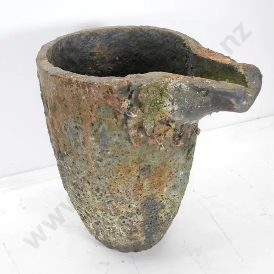 large foundry crucible H680 W560 including spout, Diameter 420