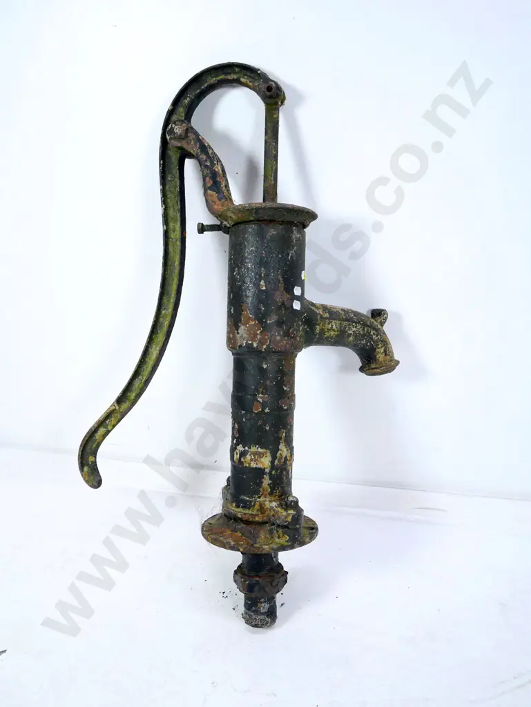 vintage cast iron cow-tail pump - H-800 W-420 Image 1++
