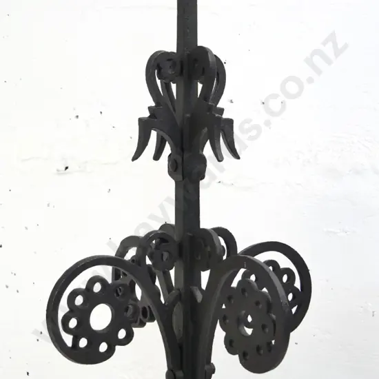 restored Victorian ornate cast iron roof finial H-650 not including screw fitting. Display base not included