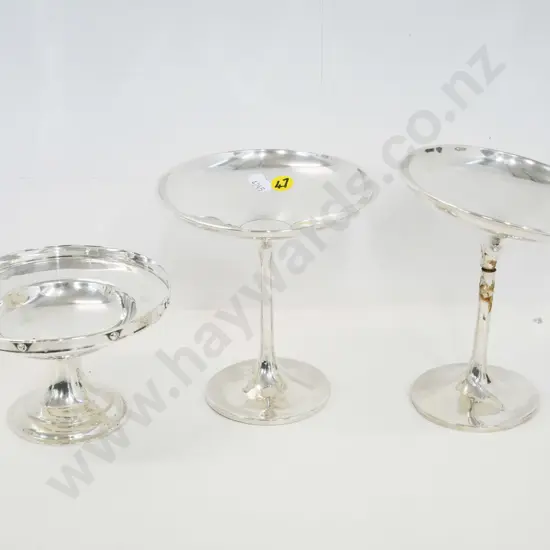 3 sterling silver items - pair of small comports, one needing repair, H-140 D-130, and shorter comport (420g)