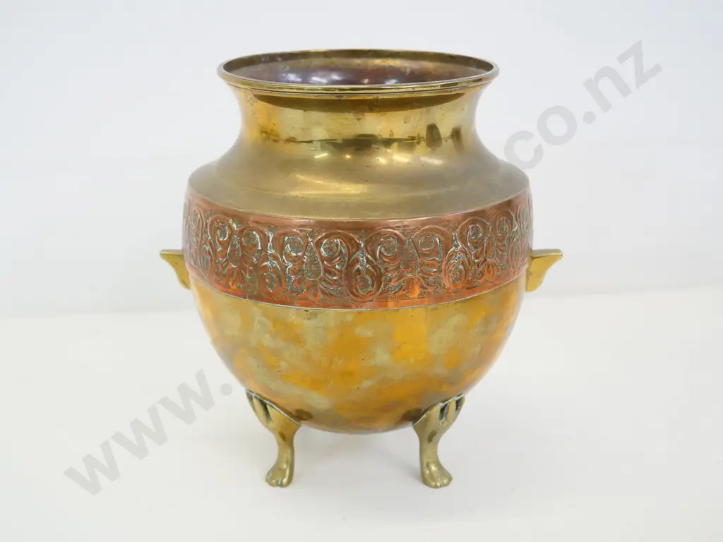 brass footed urn with handles and decorated copper band H-195 Diameter 180 Image 1++
