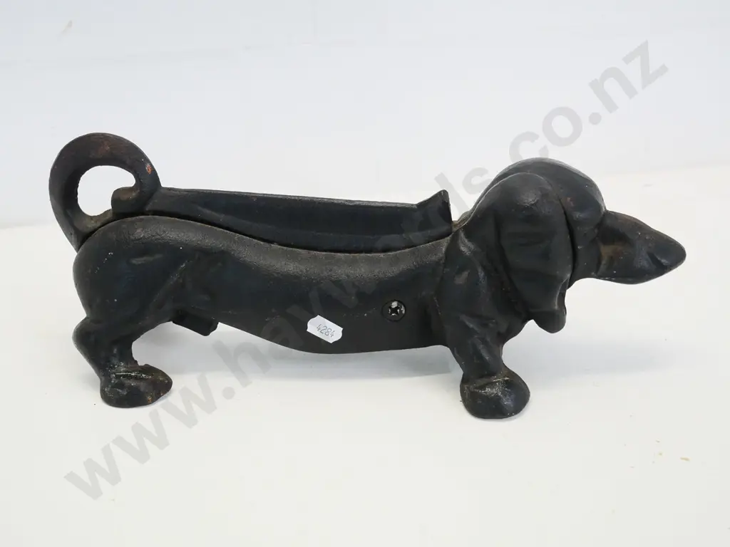 black cast iron dachshund boot scraper H-115 L-320 Image 1++