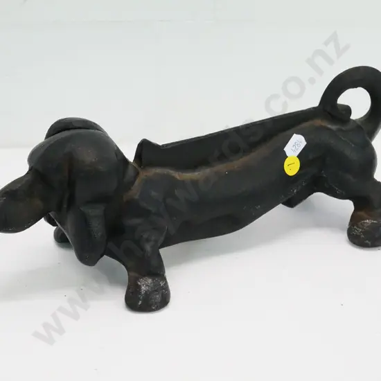 black cast iron dachshund boot scraper H-115 L-320
