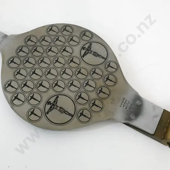 heavy molding plate from communion wafer "Hostbacking" press - metal with wooden handle L-750