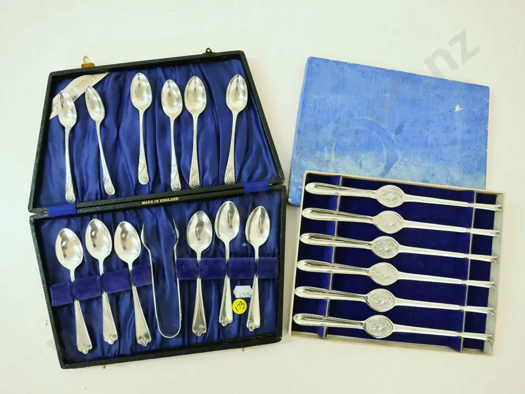 cased plated ware - set of lobster picks and 12 teaspoons & sugar tongs Image 1++