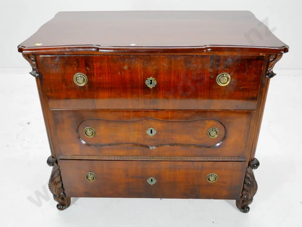 mahogany 3-drawer chest w/flame veneer fronts, carved legs and corbels, brass handles & escutcheons H830 W920 D530 Image 1++