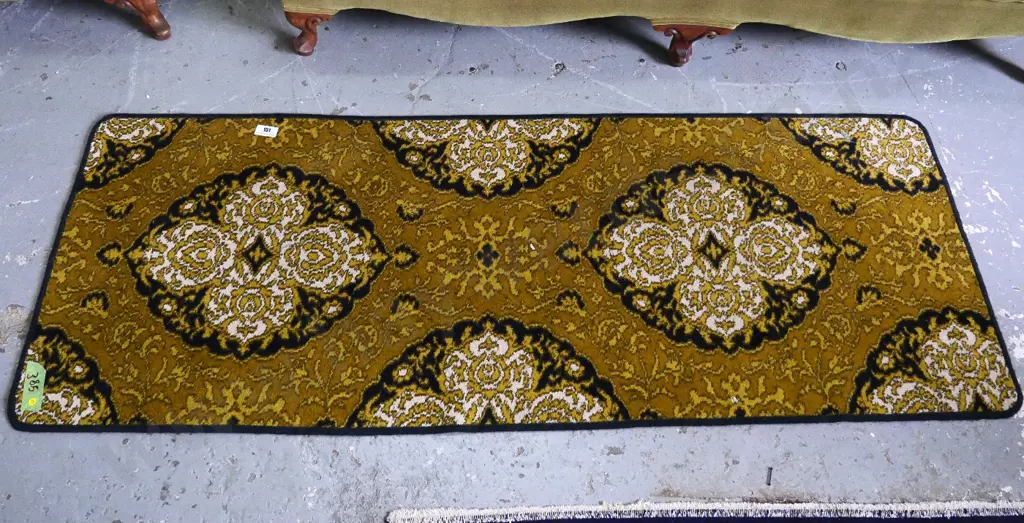 Axminster carpet with bound edge L1870 W680 Image 1++