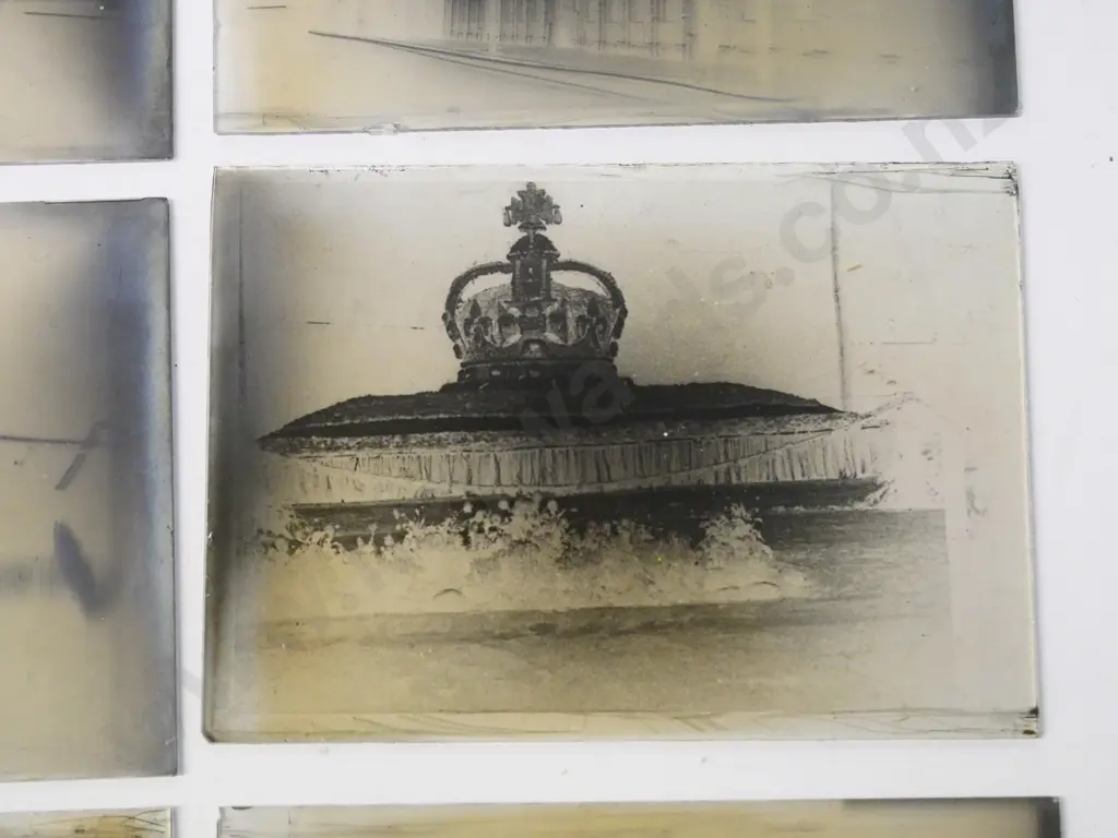 6 small glass plate negatives and an antique glazed case for daguerreotype or tintype H-75 W-60 Image 1++