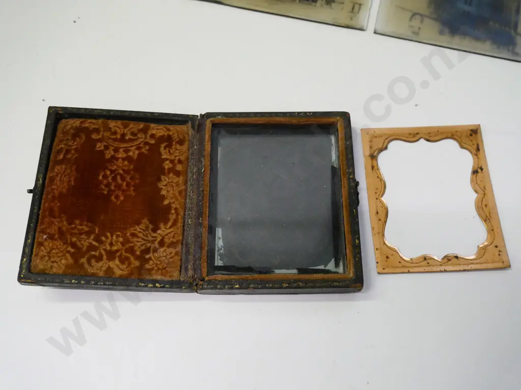 6 small glass plate negatives and an antique glazed case for daguerreotype or tintype H-75 W-60 Image 1++