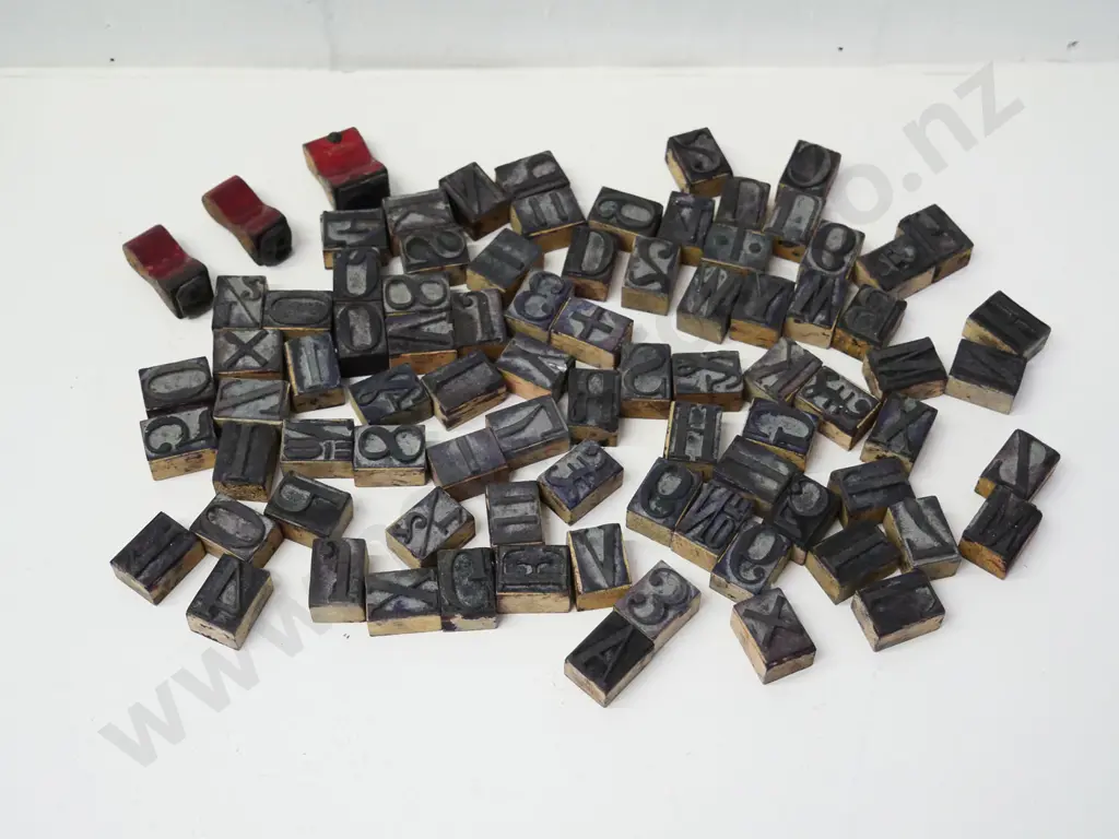 numerous small wood-backed rubber letter, number & symbol stamps - each approx. 20mm x 10mm Image 1++