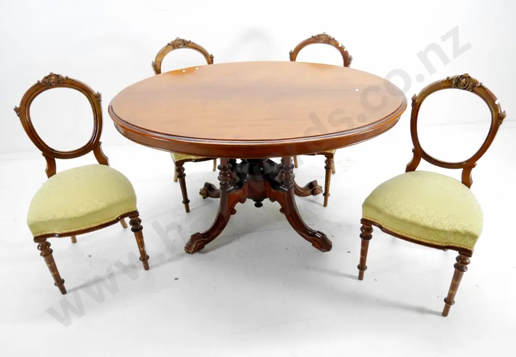 Victorian walnut oval 4-column pedestal dining table & 4 balloon-back chairs, joints a little loose H760 L1330 W1010 Image 1++