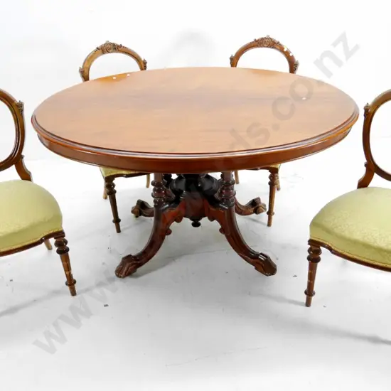 Victorian walnut oval 4-column pedestal dining table & 4 balloon-back chairs, joints a little loose H760 L1330 W1010