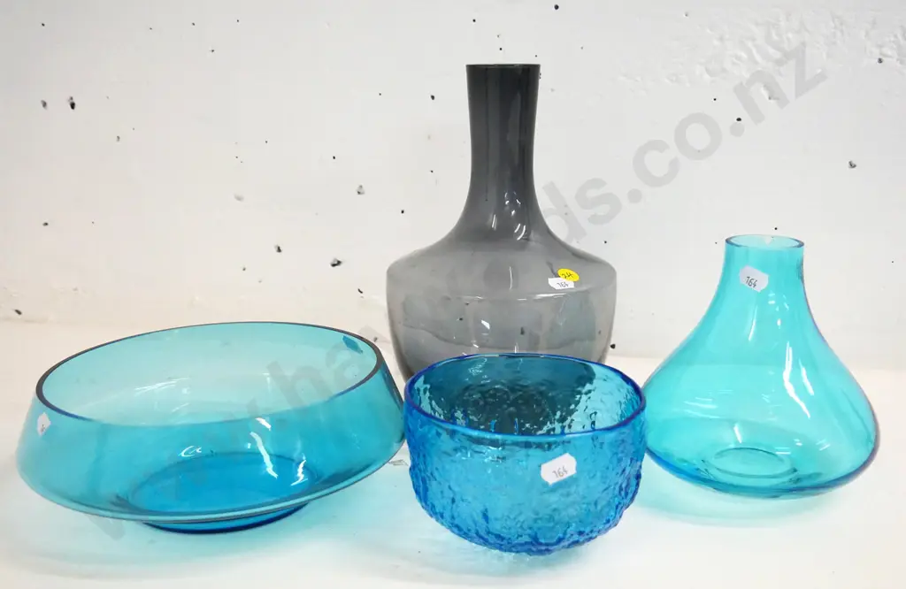 coloured glass items - 2 blue bowls & vase, and a smoked glass vase H-280 Image 1++