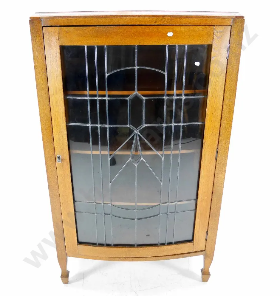 deco oak china cabinet with leadlight door, 3 wooden shelves, key escutcheon, with key H1240 W740 D420 Image 1++