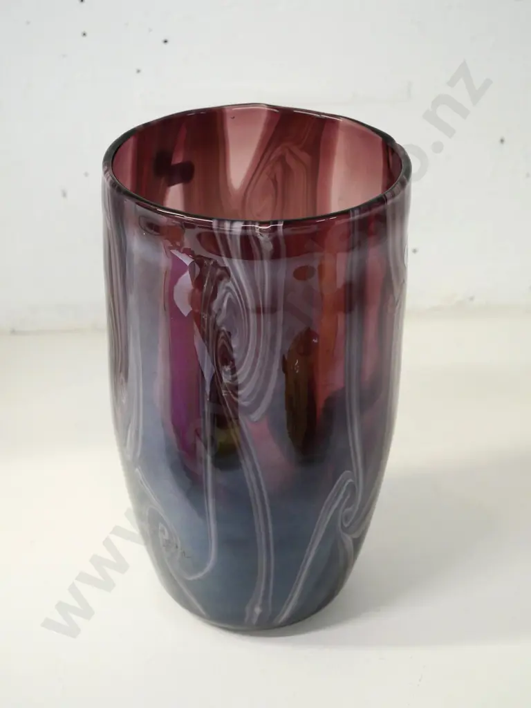 heavy art glass vase - swirled dark red & white H-240 Image 1++