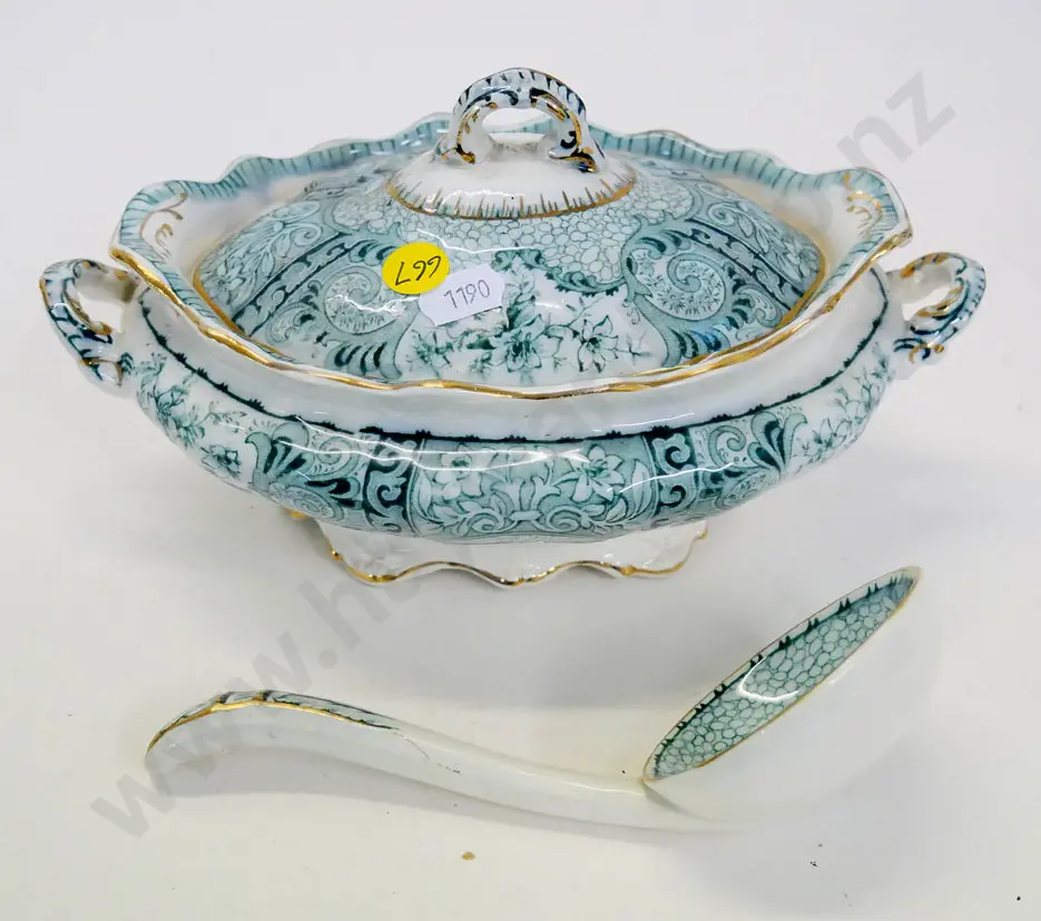 Burgess & Leigh 'Eaton' pattern lidded sauce dish and ladle Image 1++
