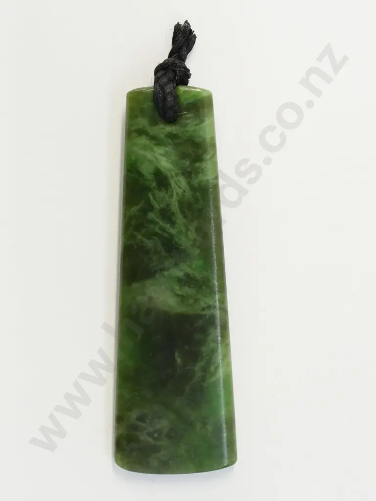 greenstone pendant - no chain Image 1++