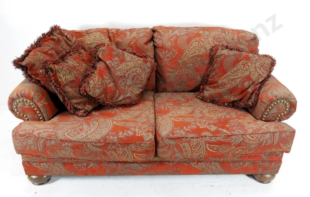 2.5-seater chesterfield settee with studded facings, bun feet, chenille fabric, 4 scatter cushions H-850 W-1850 D-1000 Image 1++