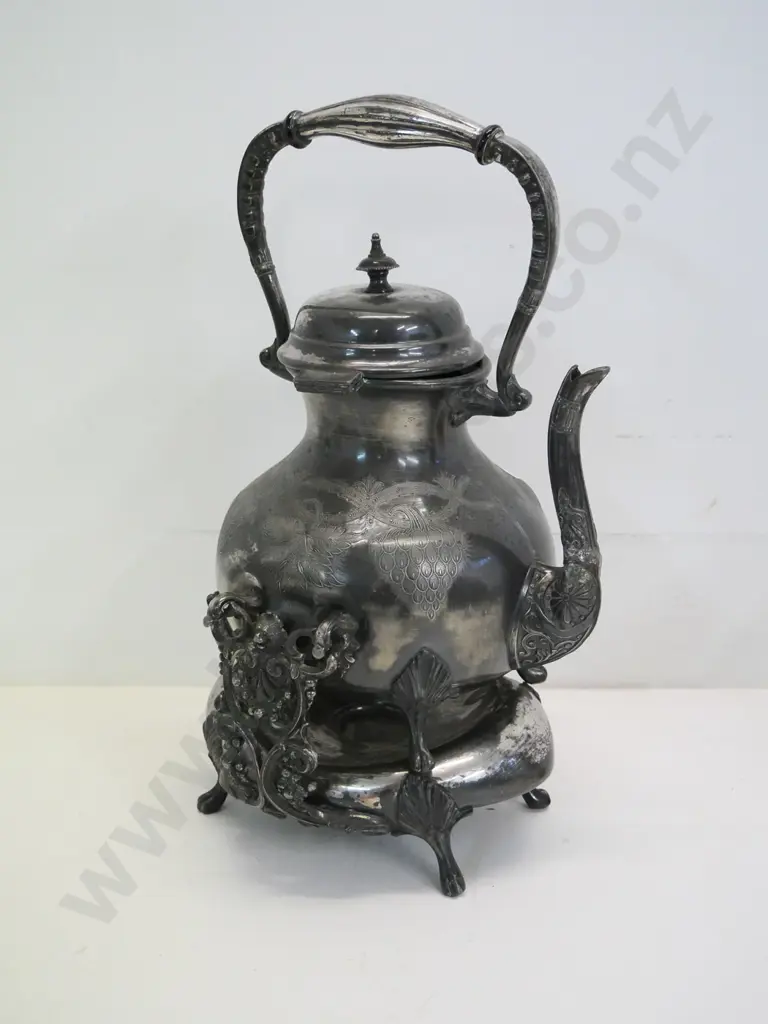 large EPBM spirit kettle and stand, no warmer, lid bent, much of the plating worn away H-400 Image 1++