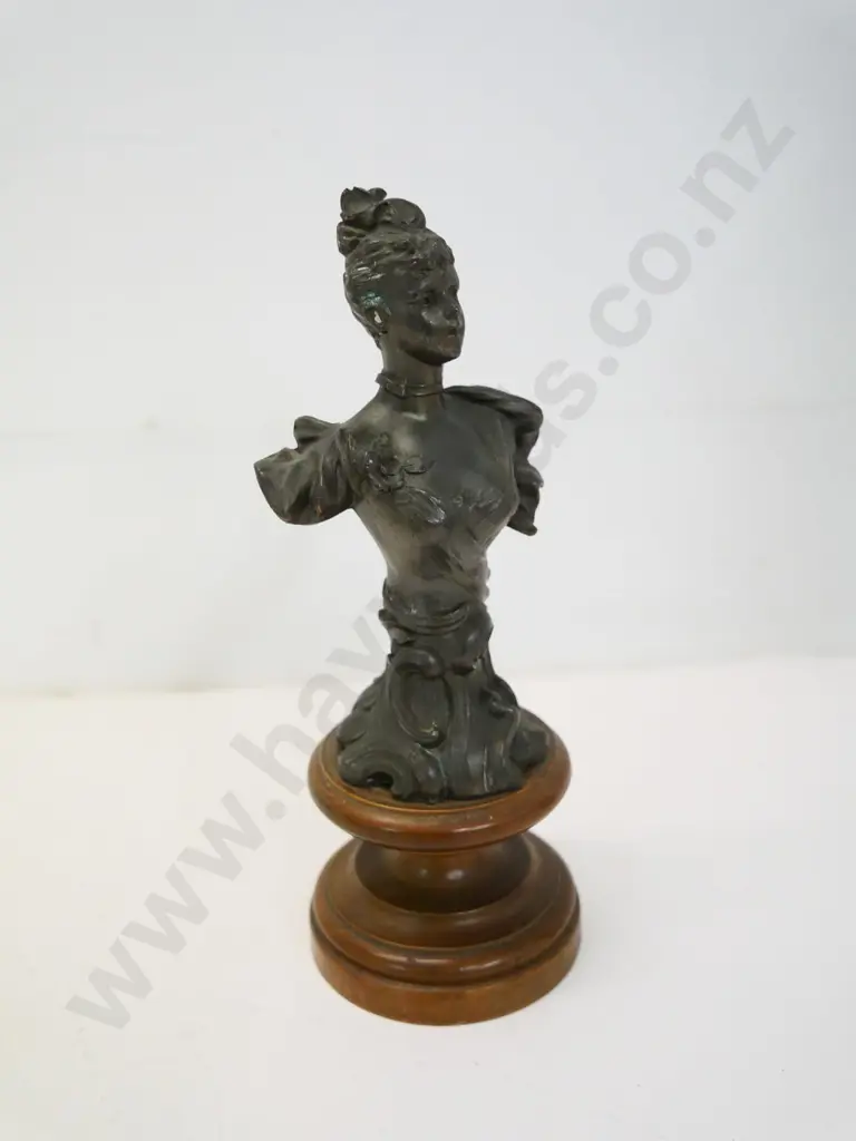 small cast metal figure of a woman on wooden base - marked 'Schreiner' H-200 Image 1++