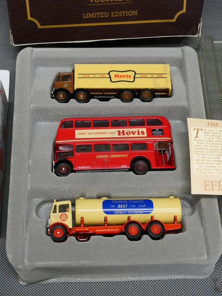 2 die-cast boxed sets: EFE ltd. ed. Rank Hovis vintage vehicles & vintage London theme pencil sharpeners Image 1++