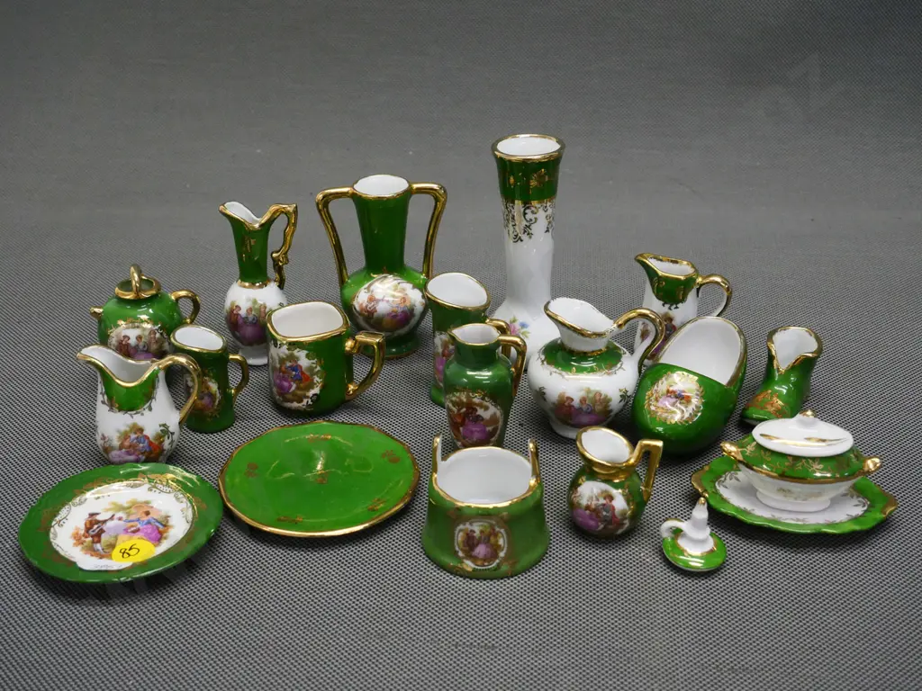 18 pieces of miniature Limoges china - green, white and gold - tallest is h-100 Image 1++