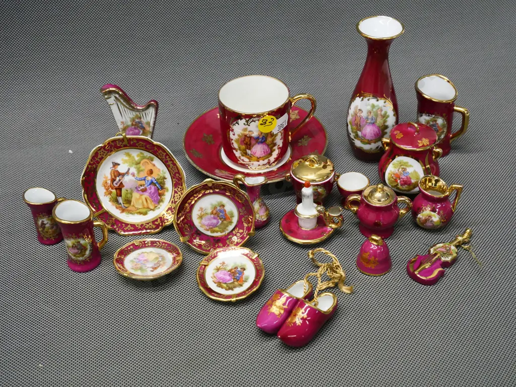 20 pieces of miniature Limoges china - red and gold - tallest is h-110 Image 1++