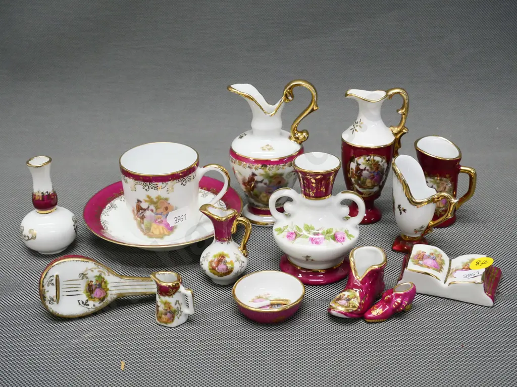 15 pieces of miniature Limoges china - red, white and gold - tallest is h-100 Image 1++
