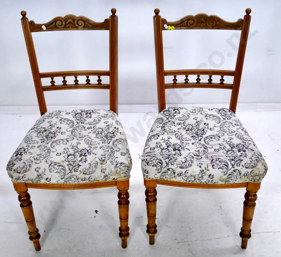 pair of rimu Edwardian spindle and carved back dining chairs, movement to joints, worn upholstery H-880 W-430 D-410 Image 1++