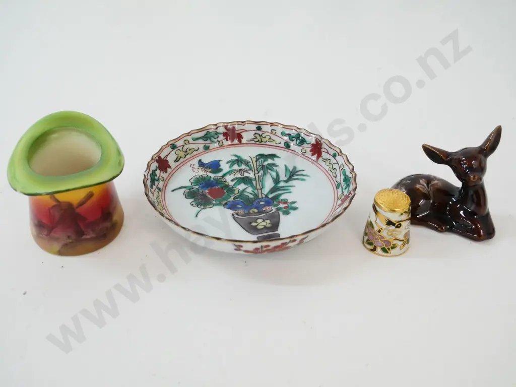 4 assorted small items - Foley china top hat, Kutani dish, deer figurine, cloisonne thimble Image 1++