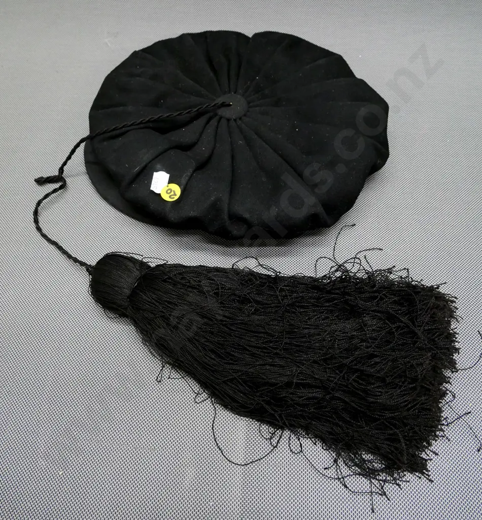 Norwegian student cap with large tassel, marked Oslo on label Image 1++