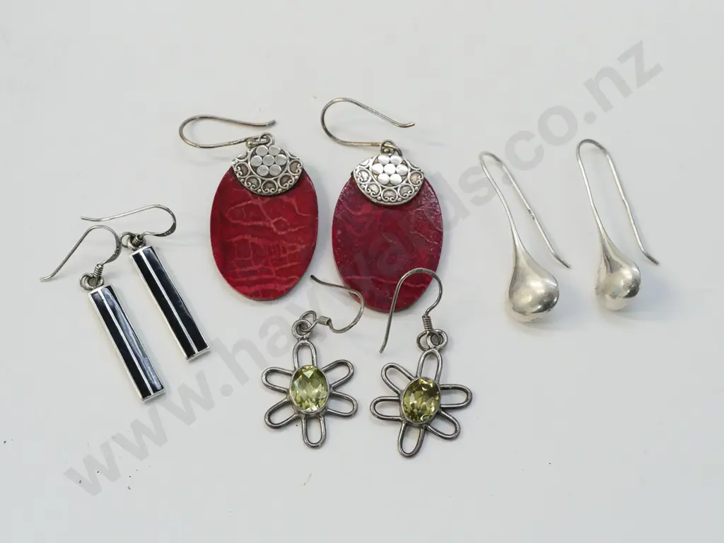 4 pairs silver earrings all stamped 925 Image 1++