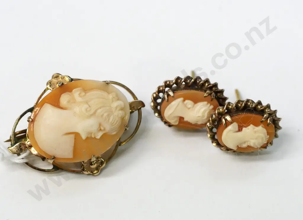 9ct cameo brooch & earrings & a brooch with photo of a woman wearing brooch Image 1++
