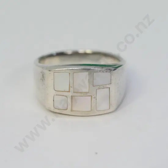 silver dress ring with mother of pearl, stamped 925