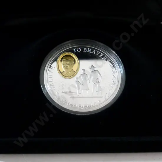 cased 1995 New Zealand Salute to Bravery $20 limited edition sterling silver cameo coin