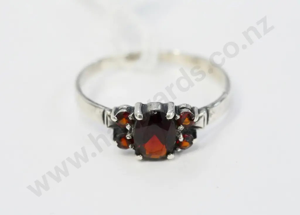 silver & garnet ring stamped stg.sil Image 1++