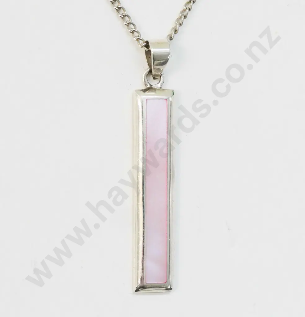 silver & mother of pearl pendant stamped 925 Image 1++