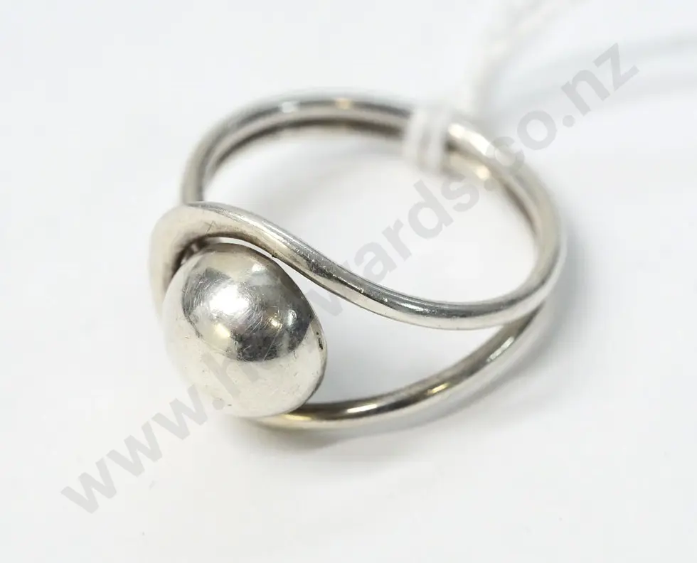 silver dress ring stamped 925 Image 1++