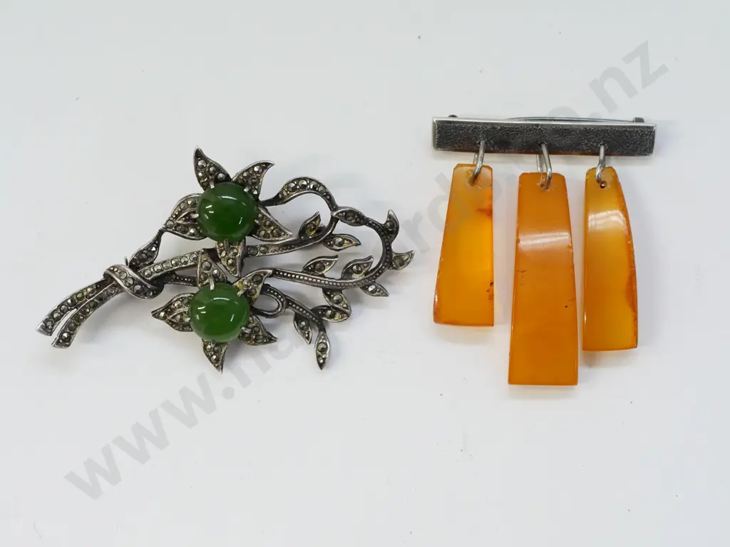 marcasite & greenstone brooch & bar brooch Image 1++