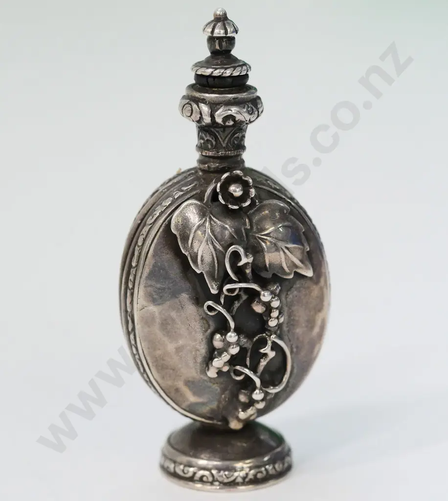 small sterling silver scent bottle stamped stgsil Image 1++
